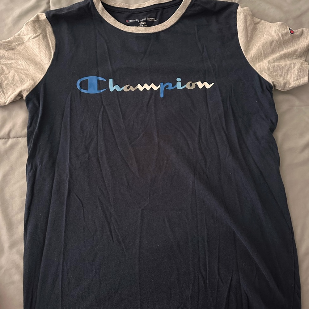 Champion tshirt